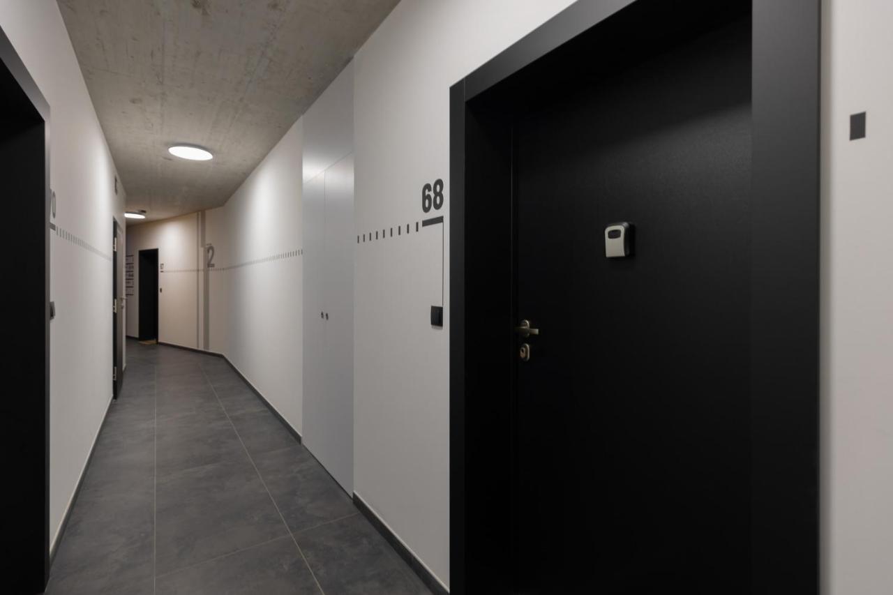 Stacja Wola Apartments With Parking By Noclegi Renters Varšava Exteriér fotografie